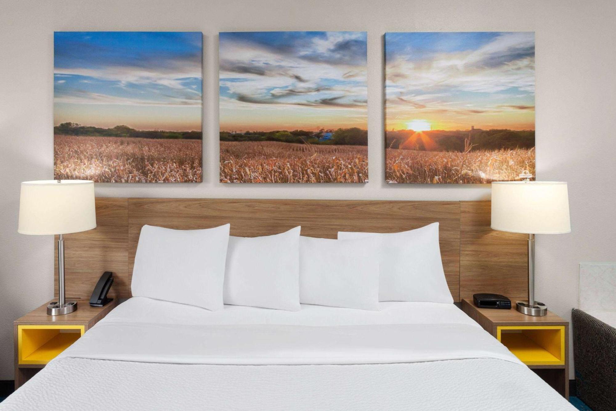 Days Inn & Suites By Wyndham Of Morris Eksteriør billede