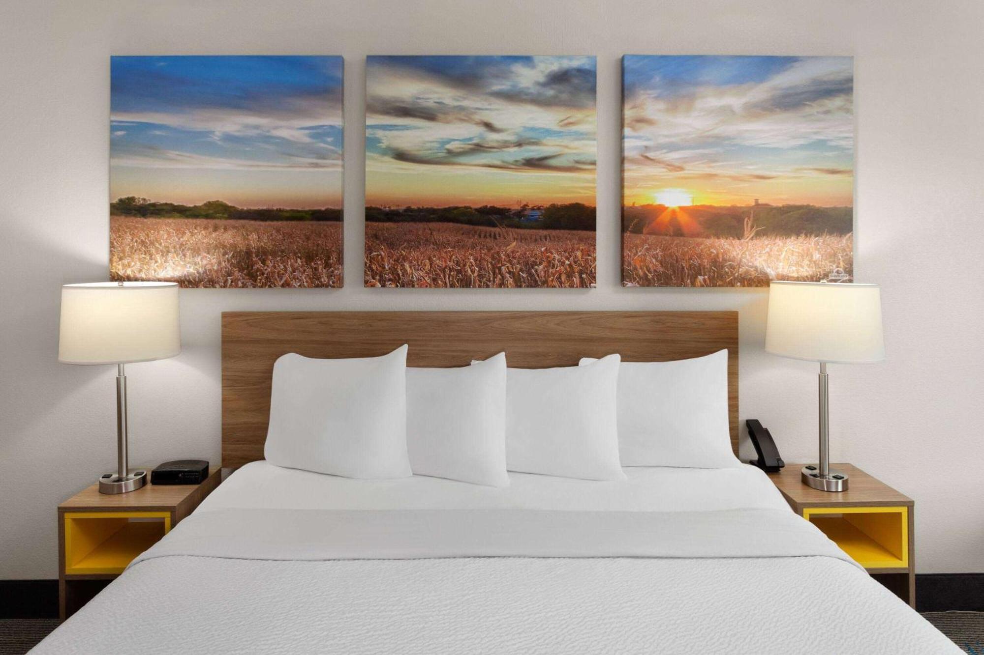 Days Inn & Suites By Wyndham Of Morris Eksteriør billede