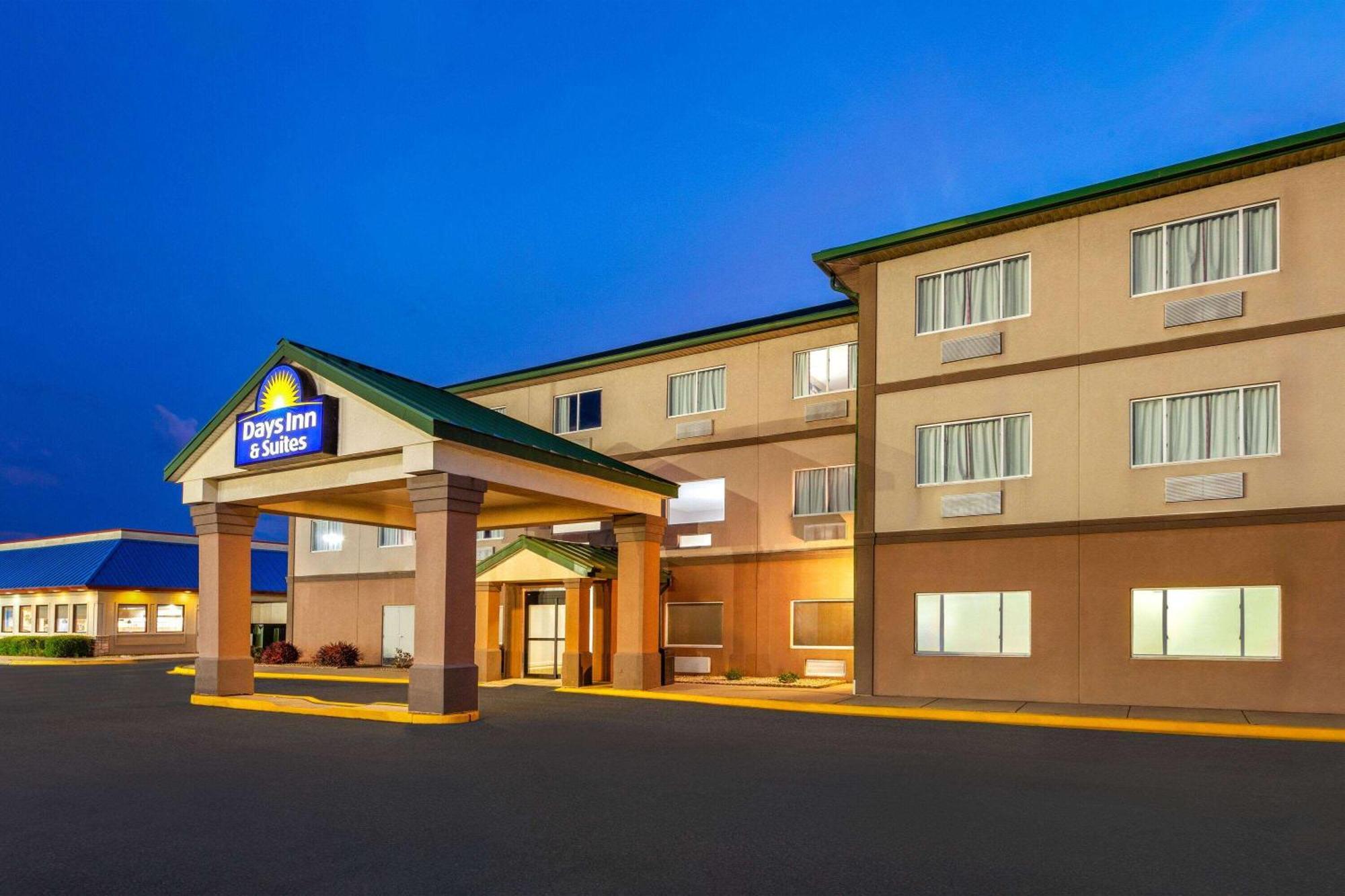 Days Inn & Suites By Wyndham Of Morris Eksteriør billede