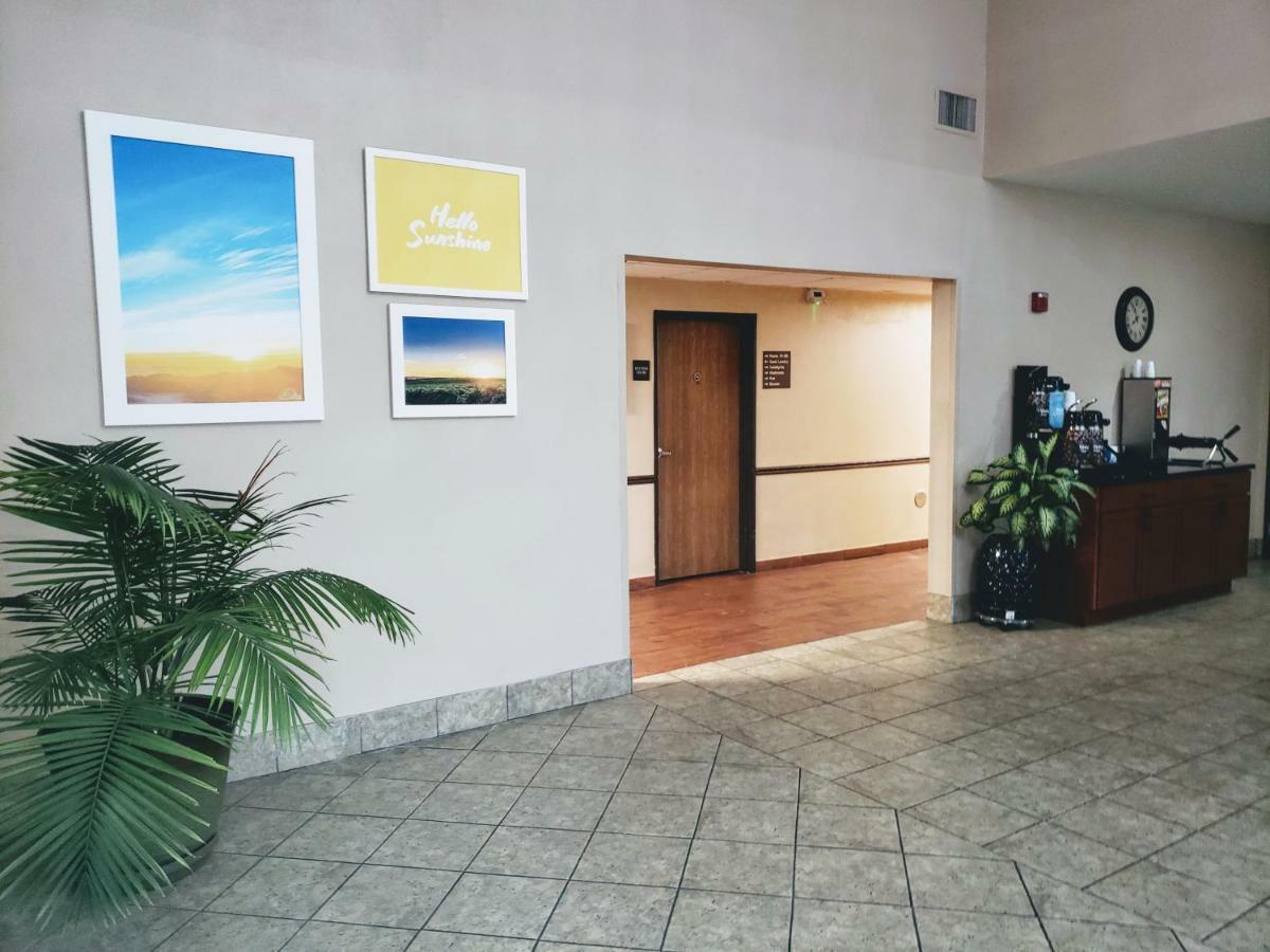 Days Inn & Suites By Wyndham Of Morris Eksteriør billede
