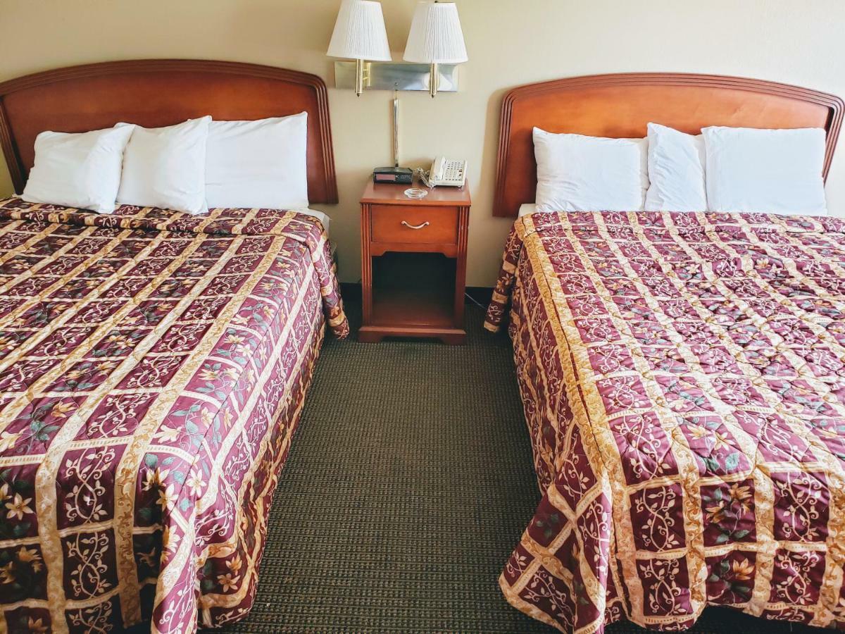 Days Inn & Suites By Wyndham Of Morris Eksteriør billede