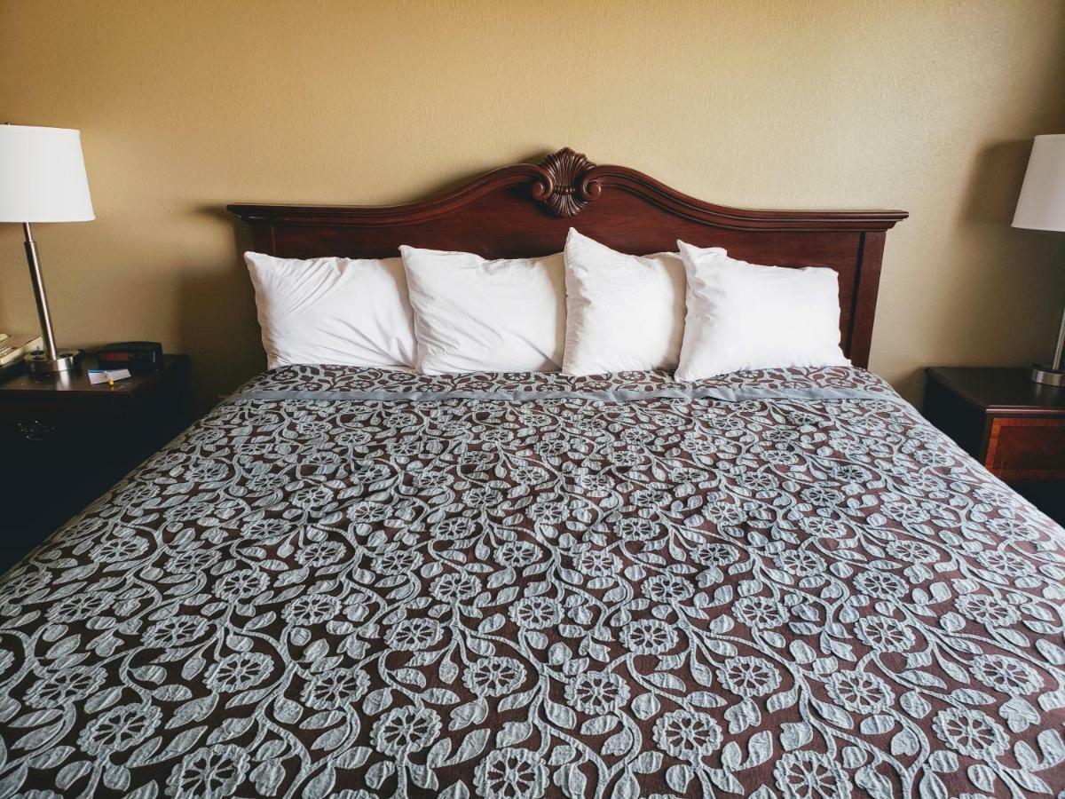 Days Inn & Suites By Wyndham Of Morris Eksteriør billede